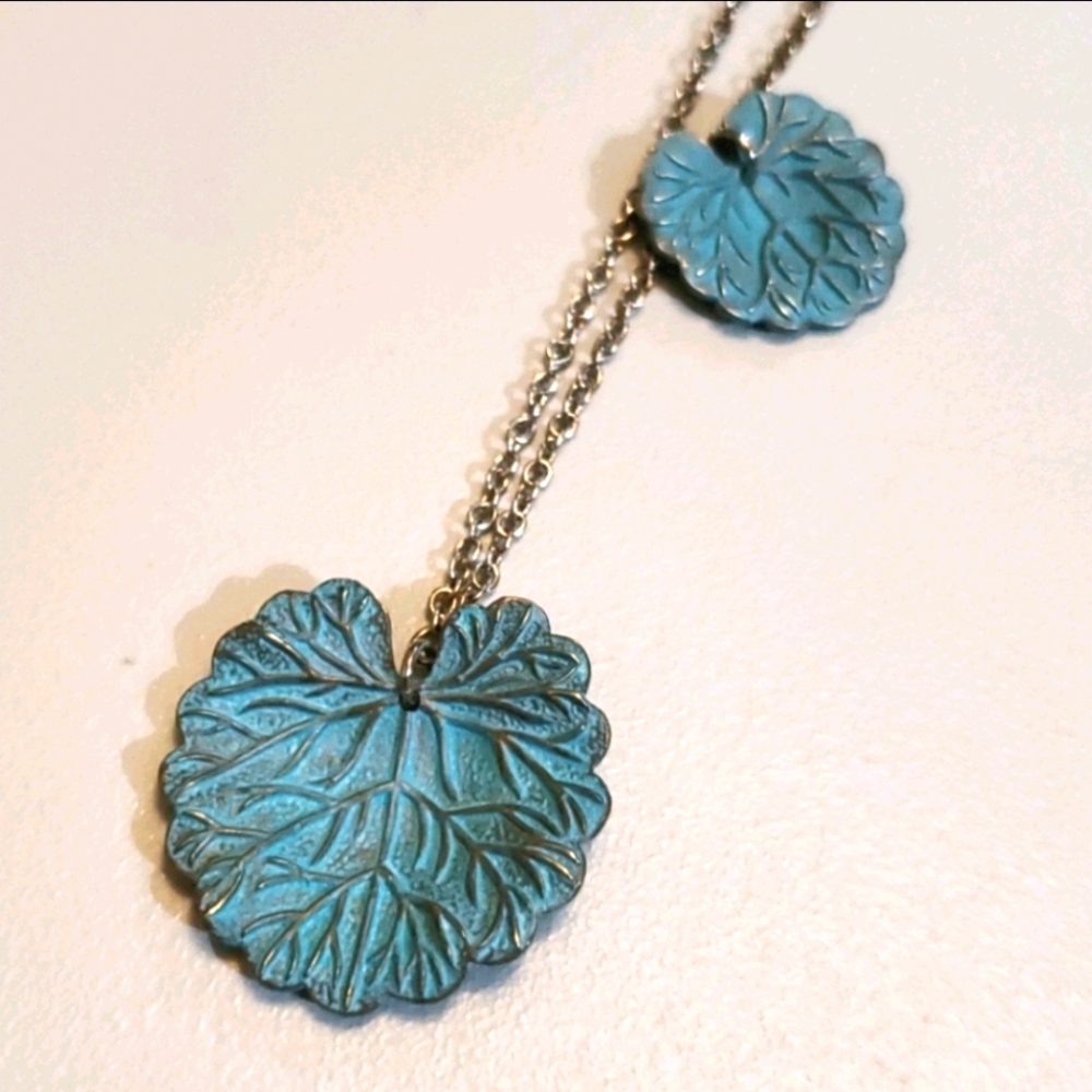 🌱MOVING SALE! Beautiful Leaf Necklace